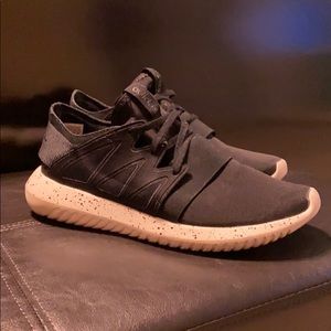 Adidas Tubular shoes
